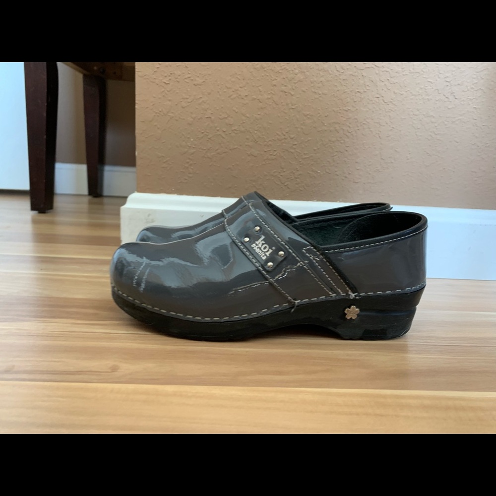 Sanita Koi clogs